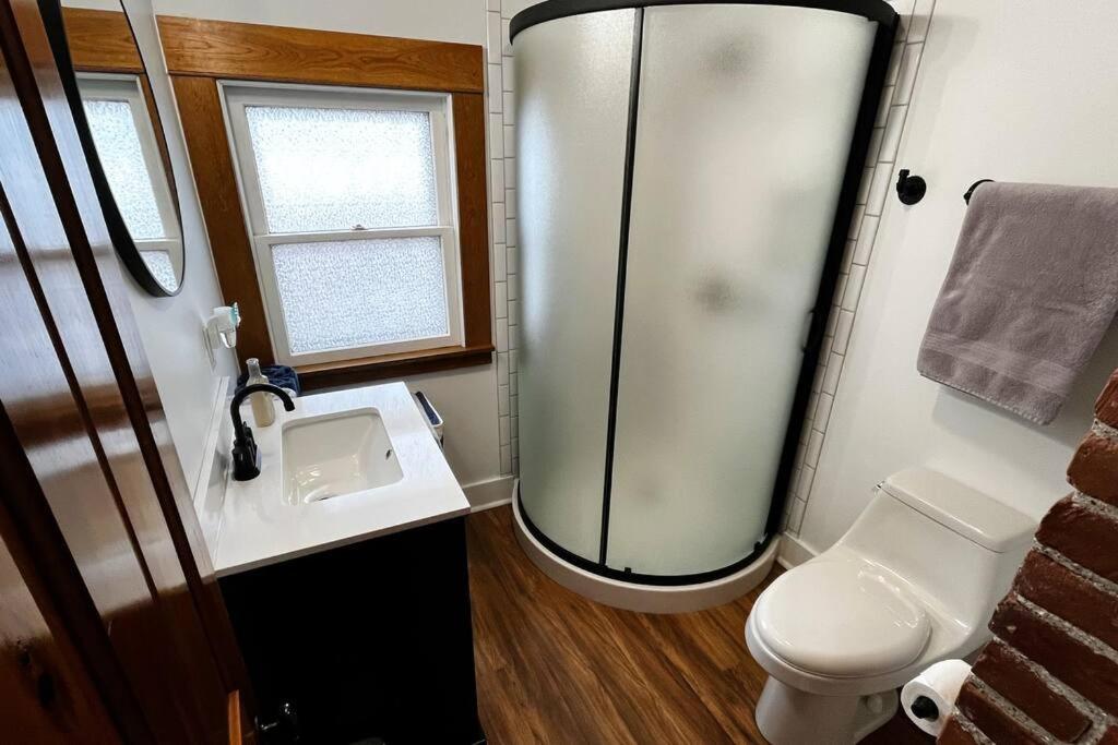 Fiesinger House - Private 3-Bd Unit In Historic Home, Downtown Sandusky Buitenkant foto